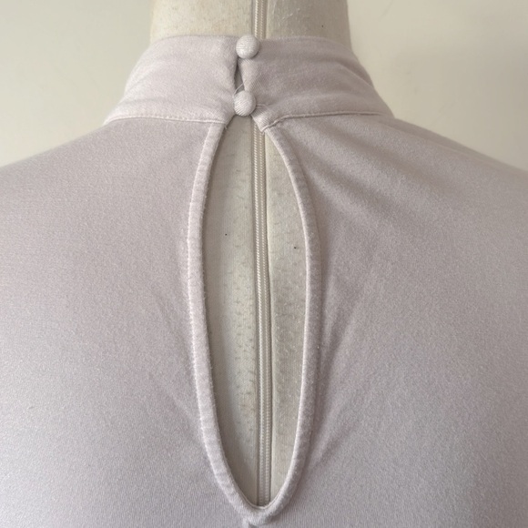 💕Marciano Cream High Collar Cut-Out Long Sleeve Bodysuit M EUC - Picture 4 of 7